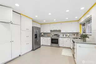 18930 66th Pl W, Lynnwood, WA 98036 - Photo 5