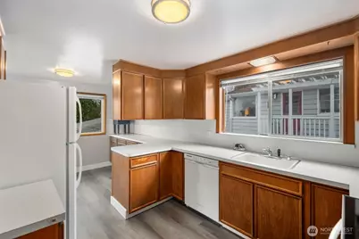 4731 49th Avenue NE, Seattle, WA 98105 - Photo 9