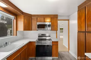 4731 49th Ave NE, Seattle, WA 98105 - Photo 11