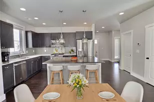 745 N 101st St, Seattle, WA 98133 - Photo 7