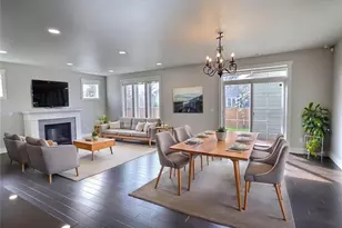 745 N 101st St, Seattle, WA 98133 - Photo 3