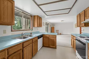 2068 Pine Wood Way, Oak Harbor, WA 98277 - Photo 11