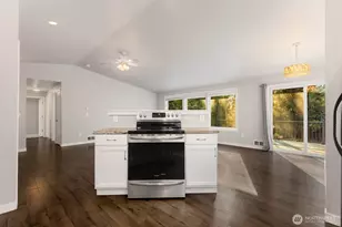 3122 Glacier Ln, Camano Island, WA 98282 - Photo 11