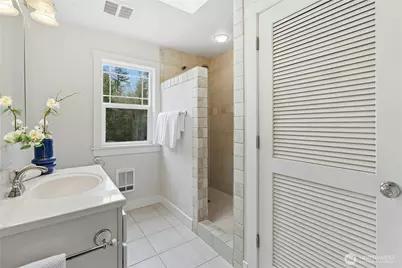 10235 Battle Point Drive NE, Bainbridge Island, WA 98110 - Photo 31