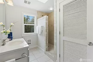 10235 Battle Point Dr NE, Bainbridge Island, WA 98110 - Photo 31