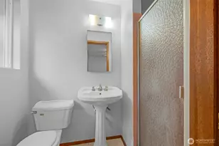 146 NE 165th St, Shoreline, WA 98155 - Photo 17