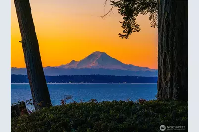 12960 Sunrise Drive NE, Bainbridge Island, WA 98110 - Photo 3