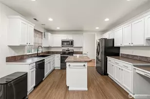 1506 SW 33rd Ave Ct Ave Ct, Puyallup, WA 98373 - Photo 7