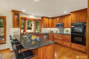 635 Kalmia Ct NW, Issaquah, WA 98027 - Photo 9