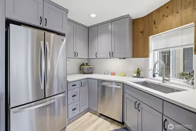 5642 California Avenue SW #3, Seattle, WA 98136 - Photo 11