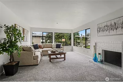 10101 SE 3rd Street #202, Bellevue, WA 98004 - Photo 3