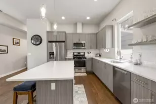 10429 7th Ave SW, Seattle, WA 98146 - Photo 9