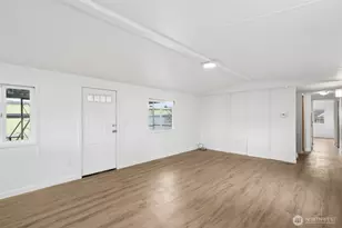 930 Mountain Villa Loop, Enumclaw, WA 98022 - Photo 5