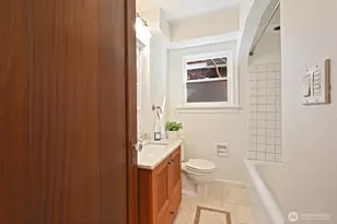 1315 NE 70th St, Seattle, WA 98115 - Photo 19