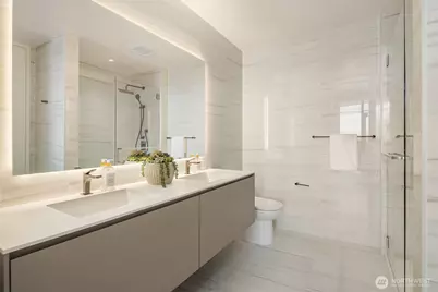 838 Avenue Square NE #1701, Bellevue, WA 98004 - Photo 11