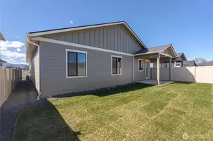 557 S Perry Ave, East Wenatchee, WA 98802 - Photo 11