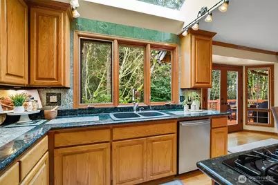 14917 NE 167th Street, Woodinville, WA 98072 - Photo 9