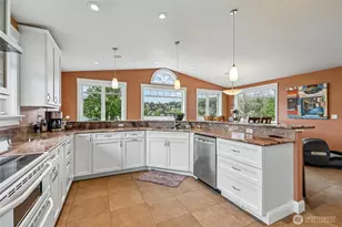 17298 Lakeview Blvd, Mount Vernon, WA 98274 - Photo 7