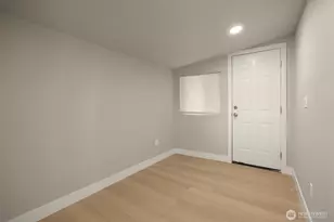 12041 S 56th Pl, Seattle, WA 98178 - Photo 7