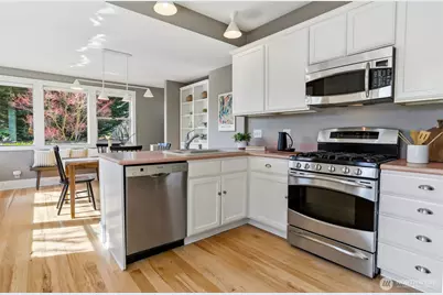 6725 Earl Avenue NW, Seattle, WA 98117 - Photo 9