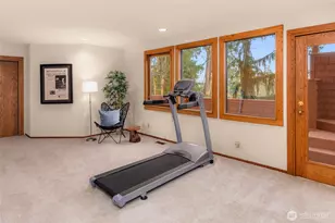 9261 SE 46th St, Mercer Island, WA 98040 - Photo 33