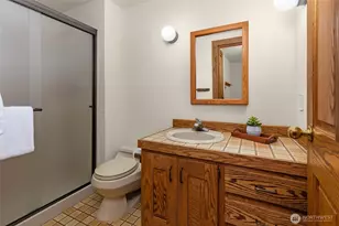 9261 SE 46th St, Mercer Island, WA 98040 - Photo 31