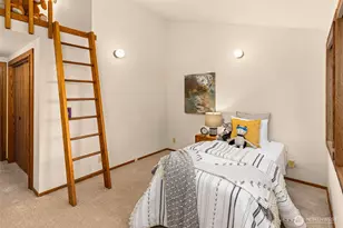 9261 SE 46th St, Mercer Island, WA 98040 - Photo 27