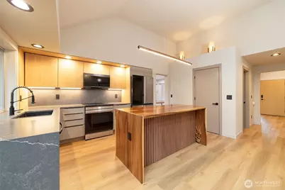 10012 SE 247th Place, Kent, WA 98030 - Photo 3