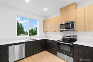 1425 SW 111th Ln, Seattle, WA 98164 - Photo 13