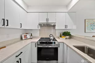 4226 Beach Dr SW, Seattle, WA 98116 - Photo 9