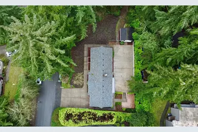 10627 SE 18th St, Bellevue, WA 98004 - Photo 29