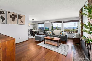 925 Valley Pl, Kent, WA 98031 - Photo 3