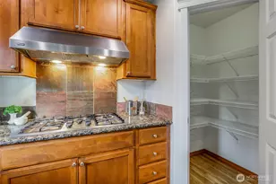 725 N 198th St, Shoreline, WA 98133 - Photo 9