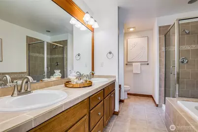 725 N 198th Street, Shoreline, WA 98133 - Photo 19