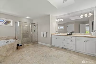 2046 277th, Sammamish, WA 98075 - Photo 15