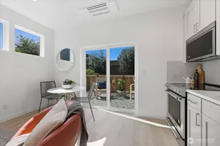 7322 11th Ave NE, Seattle, WA 98115 - Photo 5