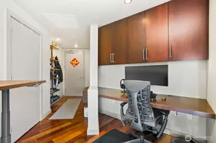 910 Lenora St, Seattle, WA 98121 - Photo 15