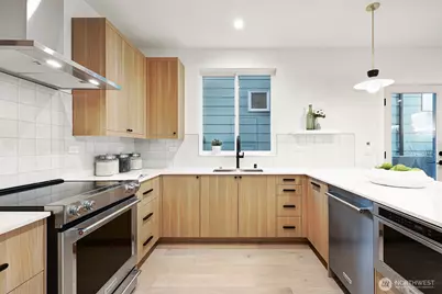 8812 41st Avenue SW, Seattle, WA 98136 - Photo 7