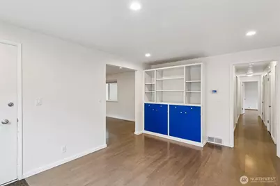 13035 N Meridian Ave, Seattle, WA 98133 - Photo 5