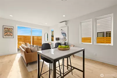 2562 30th Avenue W, Seattle, WA 98199 - Photo 9