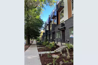 2112 1st Avenue N, Seattle, WA 98109 - Photo 3