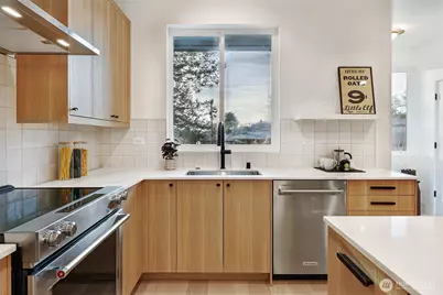 8810 41st Avenue SW, Seattle, WA 98136 - Photo 13