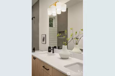 8403 NE 137th Street, Kirkland, WA 98034 - Photo 9