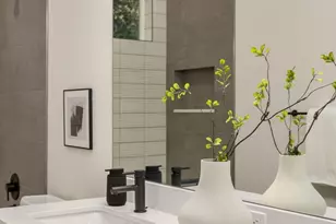 8403 NE 137th St, Kirkland, WA 98034 - Photo 9