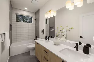 8403 NE 137th St, Kirkland, WA 98034 - Photo 21