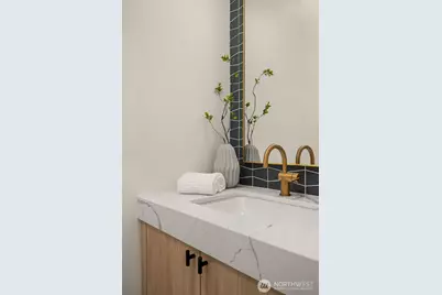 8403 NE 137th Street, Kirkland, WA 98034 - Photo 15
