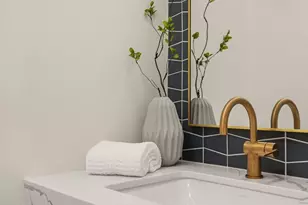 8403 NE 137th St, Kirkland, WA 98034 - Photo 15