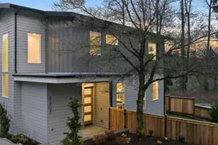 8403 NE 137th St, Kirkland, WA 98034 - Photo 1