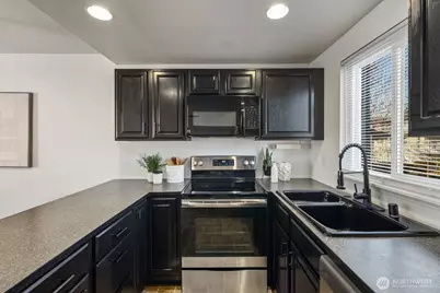 8823 Holly Drive #D204, Everett, WA 98208 - Photo 9