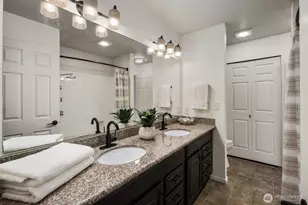 8823 Holly Dr, Everett, WA 98208 - Photo 15